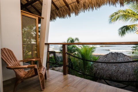 Alive Beach House hotel superior king